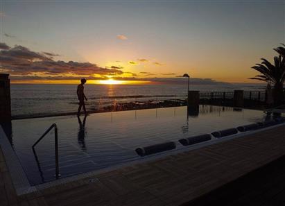 Infinity pool